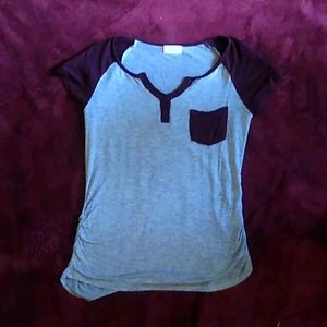 Gray and maroon t-shirt